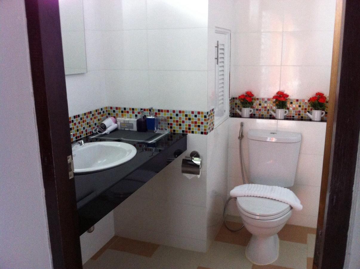 Hobby Hotel Uttaradit Eksteriør bilde