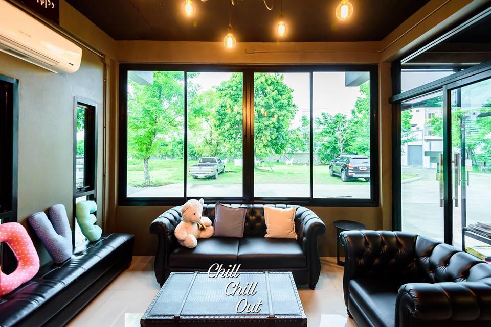 Hobby Hotel Uttaradit Eksteriør bilde